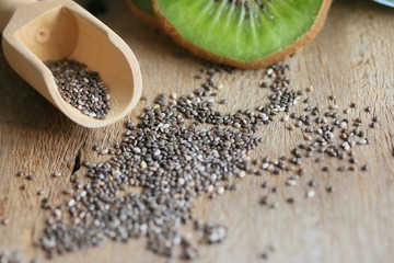 chia seed with kiwifruit