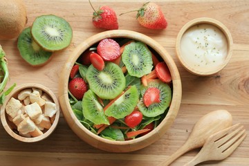 mix salad fresh kiwifruit
