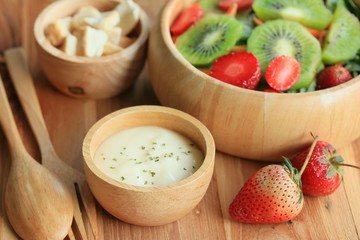 mix salad fresh kiwifruit