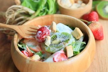 mix salad fresh kiwifruit