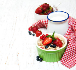 Muesli with berries