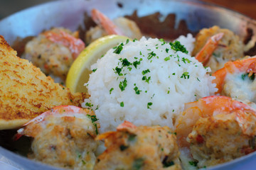 canton chinese rice with shrimp and bread