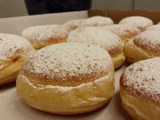 Krapfen für Fasching vom Bäcker
