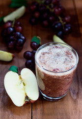 apple-grapes healthy drink