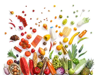Fototapeten Hintergrund für gesunde Lebensmittel. Studiofotografie von verschiedenen Früchten und Gemüse auf weißem Hintergrund. Ansicht von oben. Hochauflösendes Produkt © Romario Ien