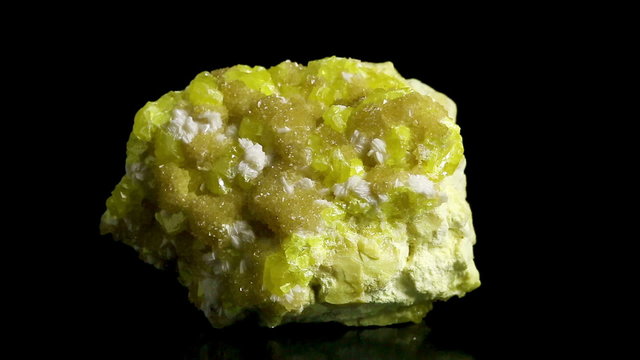 Loopable sulfur crystals on Aragonite (CaCO3) matrix rotation