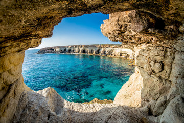 Panele Szklane Podświetlane  Jaskinie morskie w pobliżu Ayia Napa, Cypr