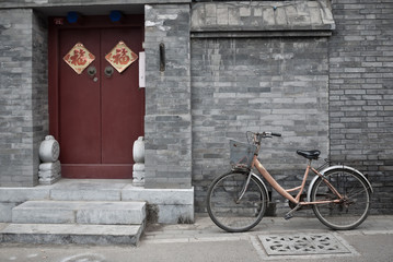 Fototapeta na wymiar The old Beijing Hutong bike