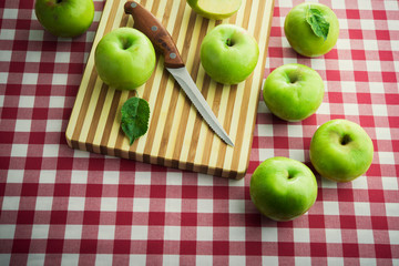 delicious grenn apples