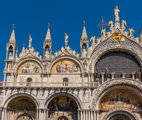 Fototapeta na wymiar cathédrale San Marco