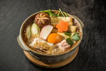 味噌煮込みうどん　udon　in a broth containing miso paste