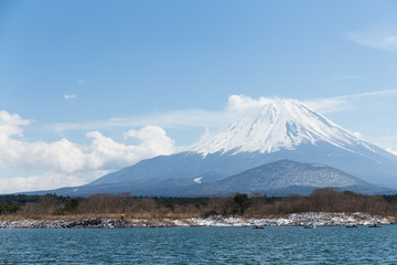 Fototapeta na wymiar Fujisan with Lake Shoji