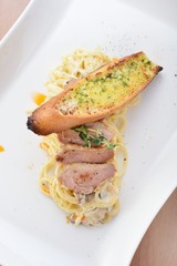 Smoked duck with Carbonara spaghetti 