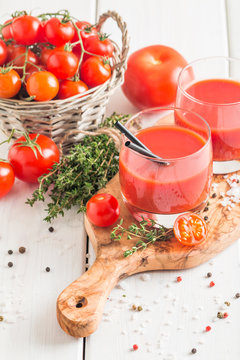 Tomato Juice and Fresh Tomatoes
