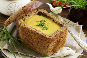 Lentil soup in the bowl of bread.