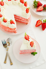 Cake with strawberries and strawberry jam.