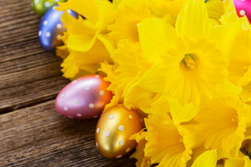 Obraz na płótnie Canvas spring narcissus with eggs