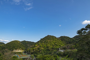 Fototapeta premium 沖縄 本部町の円錐カルスト