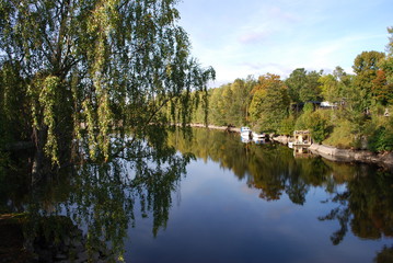 Fototapeta na wymiar Friedlicher Fluss in Schweden