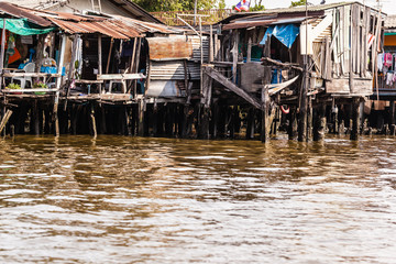 Fototapeta premium River slum