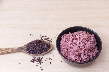 Obraz na płótnie Canvas cooked jasmine rice mixed rice berry.
