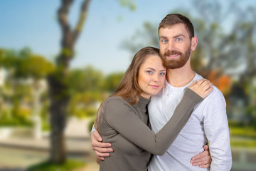 Obraz premium Cheerful young couple standing