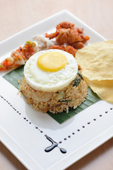 Fried rice with egg, chicken and prawn cracker