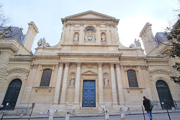 Fototapeta na wymiar Paris, France - February 6, 2016: classical building in Paris, France