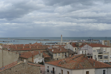 port de sète, toits et port