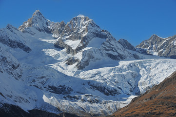 Fototapeta na wymiar Obergabelhorn in the swiss alps