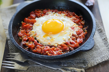 scrambled eggs with tomatoes
