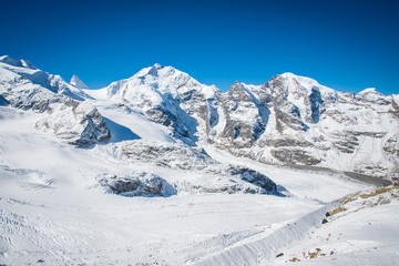 Fototapeta na wymiar Blick auf die Berninagruppe von der Diavolezza aus