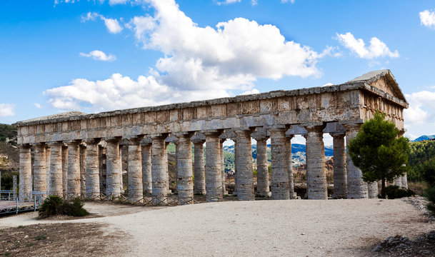 Greek Temple of Segesta, Sicily, Italy