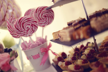 strawberry lolly pops