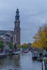 Amsterdamer Gracht und Kirche