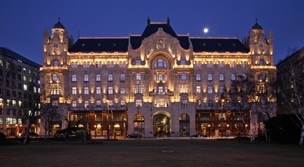 Fototapeta na wymiar Gresham Palace in Budapest. Hungary