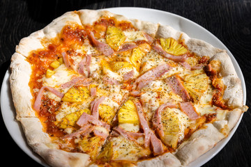 Pizza hawaiian