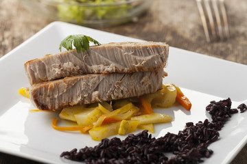 Gegrilltes Thunfischsteak