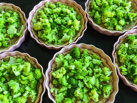 Broccoli pies preparation