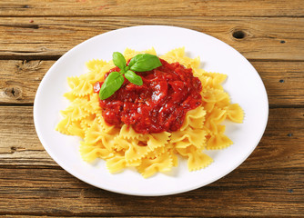 Pasta farfalle with tomato sauce