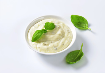 Creamy salad dressing