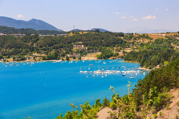 Fototapeta na wymiar View of lake Serre-Poncon