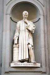 Papier Peint photo Monument historique Statue of Niccolo Machiavelli in Florence, Italy