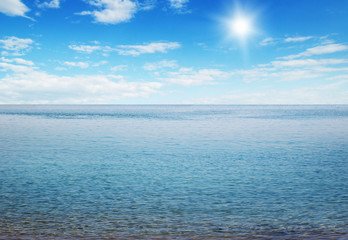 Fototapeta premium Beautiful sky and blue sea