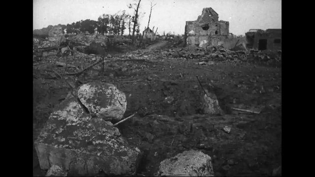 British soldiers break the Hindenburg Line in World War One.