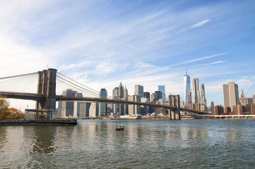Fototapeta na wymiar Brooklyn bridge and New York skyline, USA