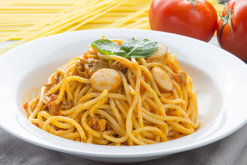 slided sausage and chicken spaghetti