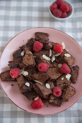 Schokoladenschmarrn mit Himbeeren