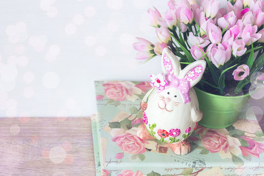  Easter bunny in an egg shape, pink snowdrops in a pot and green