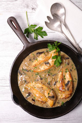 chicken cooked with cream and mushroom